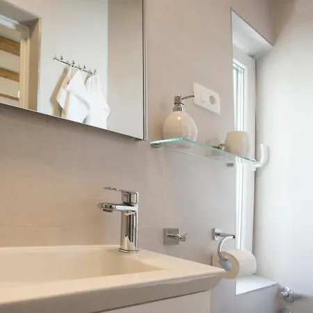 Апартаменти Old Center Stone House *