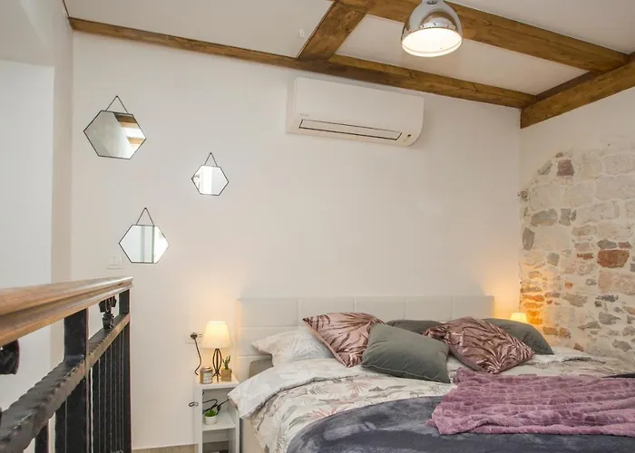 Old Center Stone House * 斯普利特