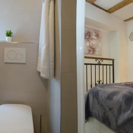 Apartman Old Center Stone House Split